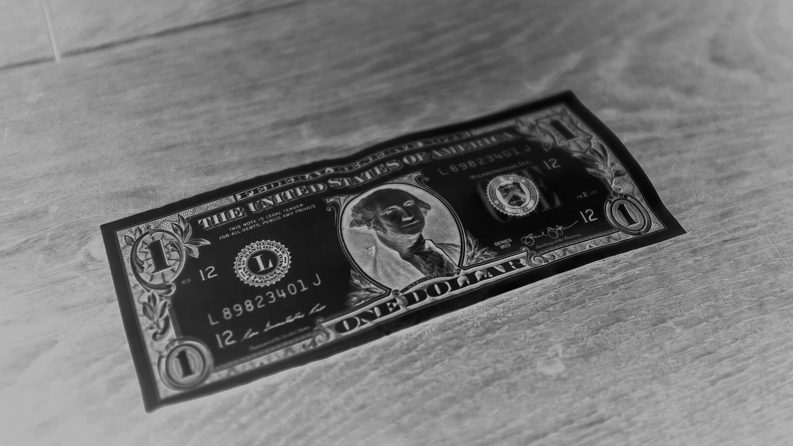 a dollar bill in an imaging machine