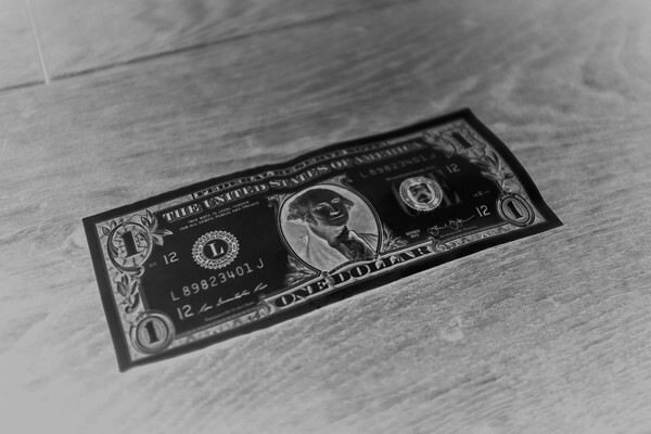 a dollar bill in an imaging machine